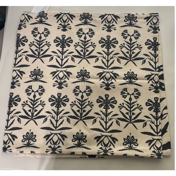 H&M Recycled Cotton 2 Pack 20x20 in Floral Pillow Cushion Cover New Beige Black - Picture 2 of 9